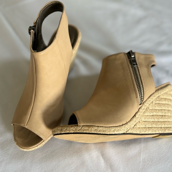 Michael Antonio Wedges Sz 7.5 - Picture 2 of 5